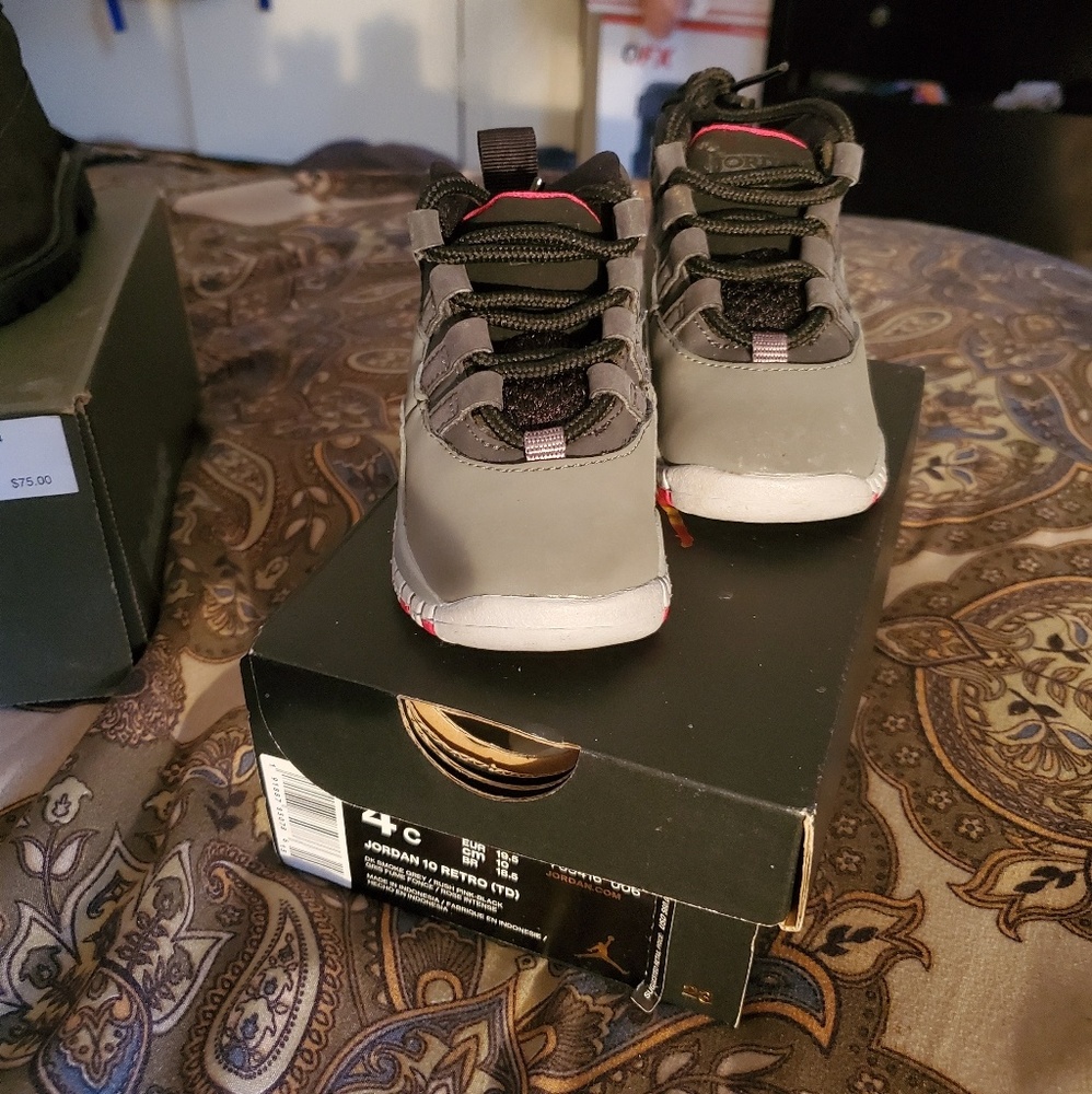 Sneakers